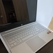 Laptop HP PAVILION 15-EH0009NA