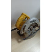 Fierăstrău circular DeWalt DWE560