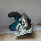 Ferestrău Makita DSS610