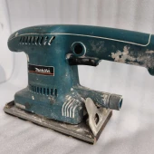Makita BO3700