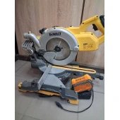 Ferăstrău circular Dewalt DCS 778