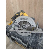 DeWALT XR 18V Fierastrau circular + Lampa LED