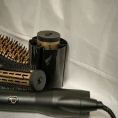 BaByliss Ultimate Blow-Dry brushing